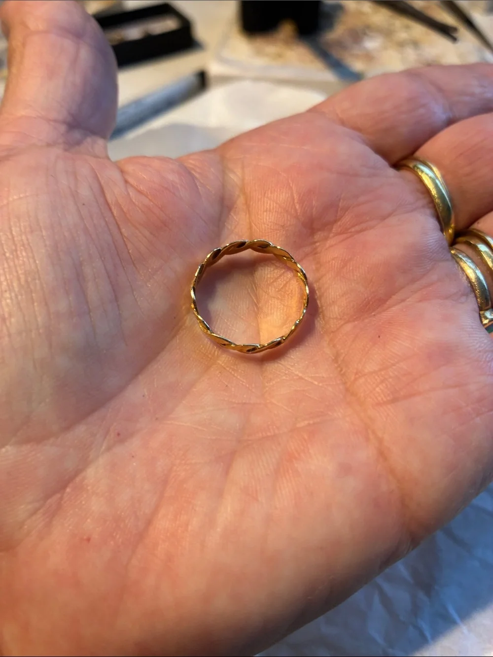 Elegant 14 K Woven Gold Band Ring      Size 7   1.32 Grams
